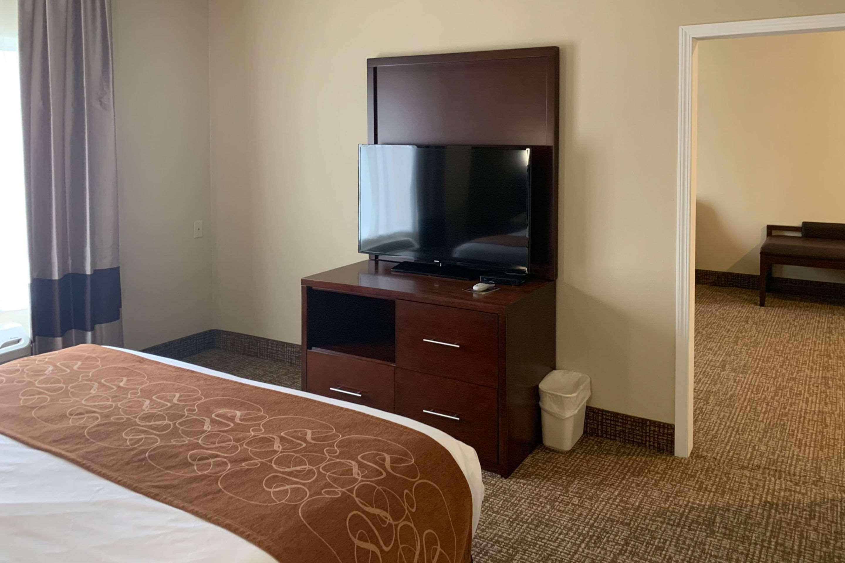 Comfort Suites Auburn Near I-69 Exterior foto